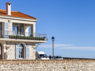 Antibes, Fransa, üzerinde 11 Ocak 2016. Tipik mimari detaylar. Antibes - Fransız Rivierası'nın şehirlerinden biri