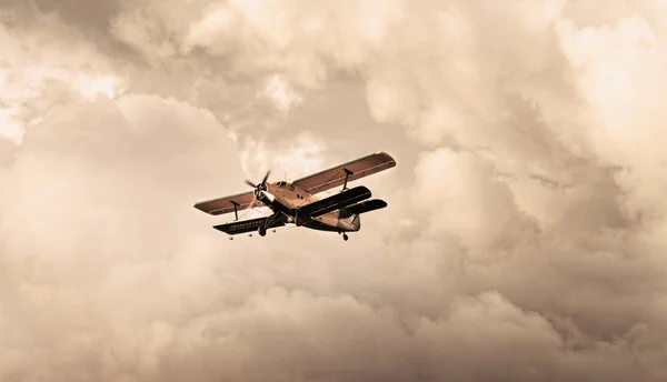 Plane on the sky — Stock Photo, Image