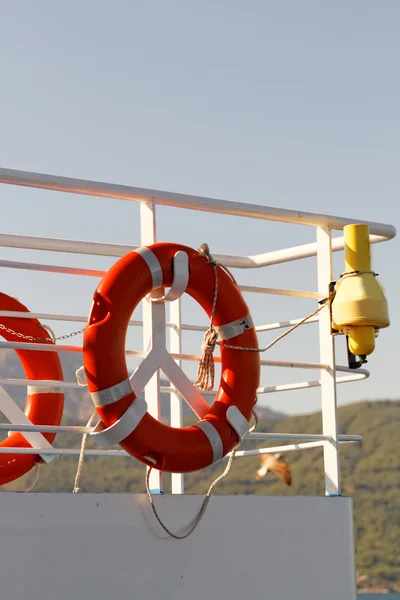 Lifebelt on the ship — Stock Photo, Image