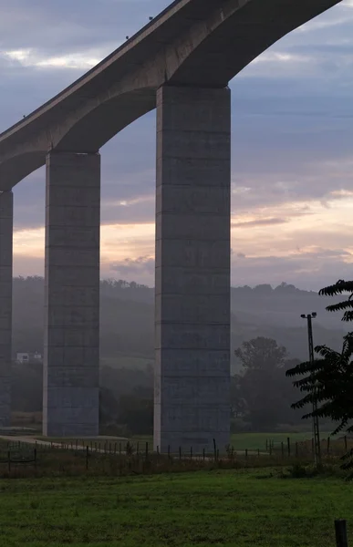 Grote snelweg viaduct (Hongarije) — Stockfoto