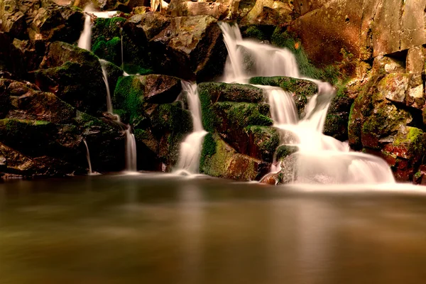 美丽的瀑布 — 图库照片