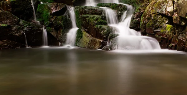 Bella cascata — Foto Stock