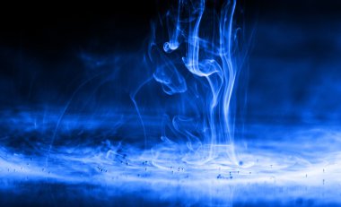 Su içinde çay poşetleri