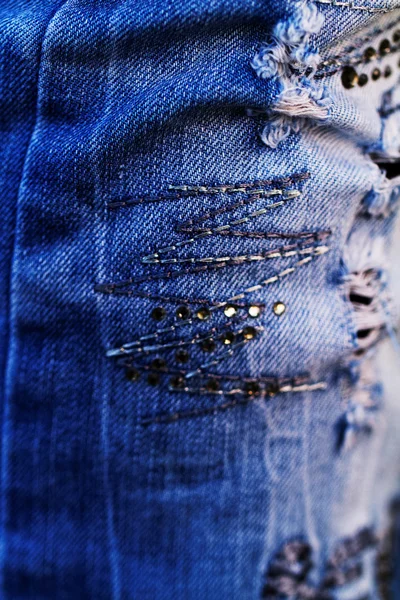Модный дизайн джинсов — стоковое фото