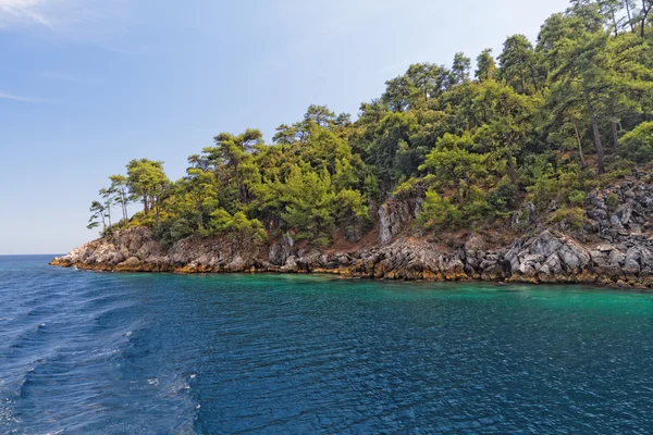 Beautiful green island — Stock Photo, Image