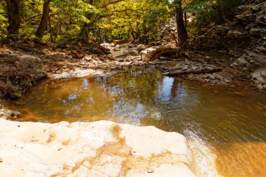 Yunanistan dalgalanan deniz
