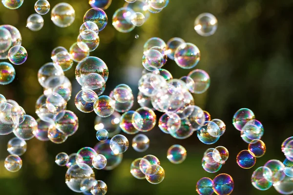 Burbujas de jabón arco iris — Foto de Stock