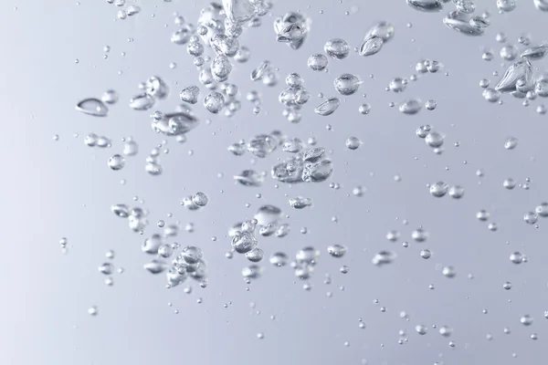 Rent vatten med bubblor — Stockfoto