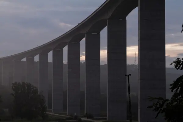 Velké dálniční viadukt — Stock fotografie