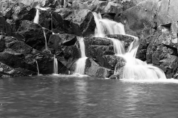 Bella e tranquilla cascata — Foto Stock