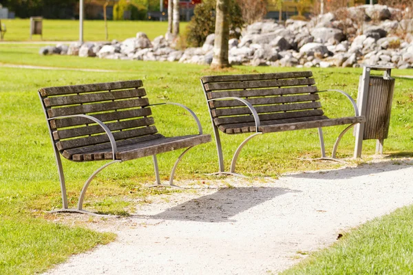 Grön park i city — Stockfoto