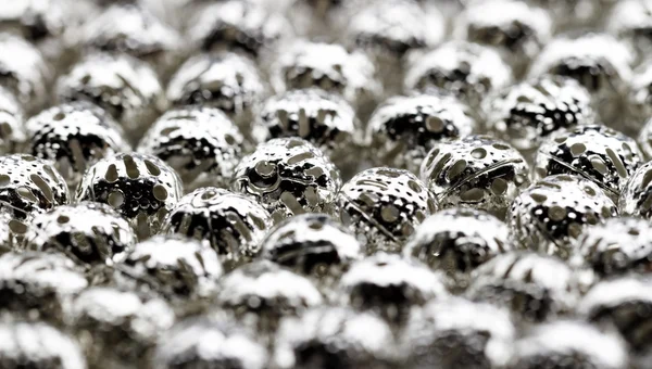 Krásné kovové korálky — Stock fotografie