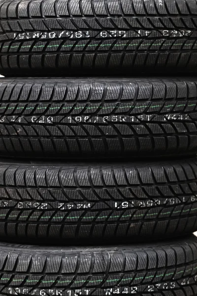 Nuovo pneumatico nero auto — Foto Stock