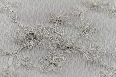 Çiçek desenli dantel