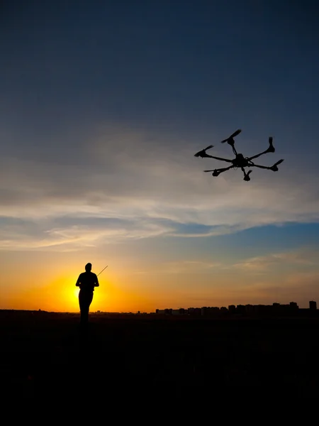 Man silhouette with rc plane — Stock Photo, Image