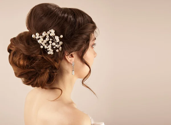 Picture of beautiful bride hairstyle — Stock Photo, Image