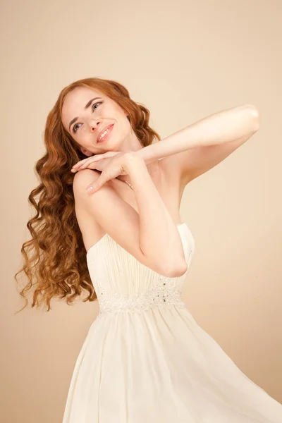 Picture of bride with curly hairstyle and beautiful makeup — Stock Photo, Image