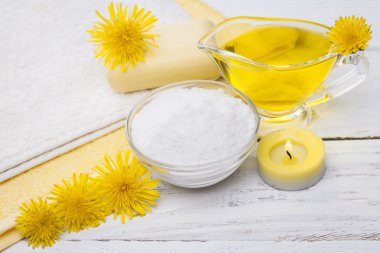 Spa. Deniz tuz uçucu yağlar ve karahindiba