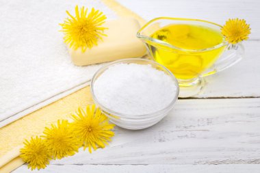 Spa. Deniz tuz uçucu yağlar ve karahindiba