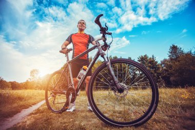 Adam bisikleti ile yaz tatili keyfini