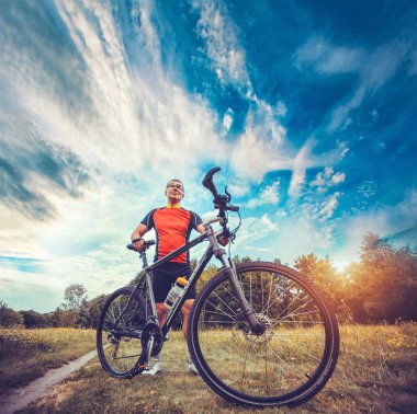 Adam bisikleti ile yaz tatili keyfini