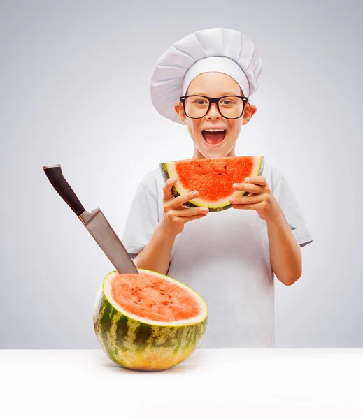 Scullion is eating watermelon in the studio — Stock Photo, Image