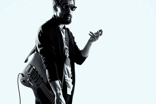 Hudebník kytarista provádění elektrické kytara zábavy hudby — Stock fotografie