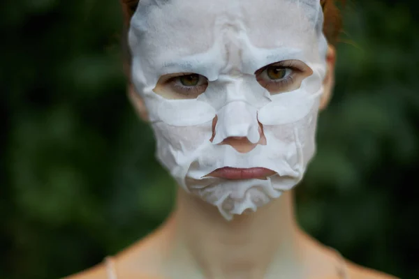 Hermosa cara de mujer Edad arrugas cara triste máscara rejuvenecimiento — Foto de Stock