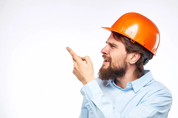 Ingenieur in orangefarbener Hard Hat Sicherheitsarbeit Bauindustrie — Stockfoto