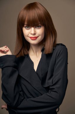 İzole edilmiş arka plan romantik bayan Avrupalı dış giysi