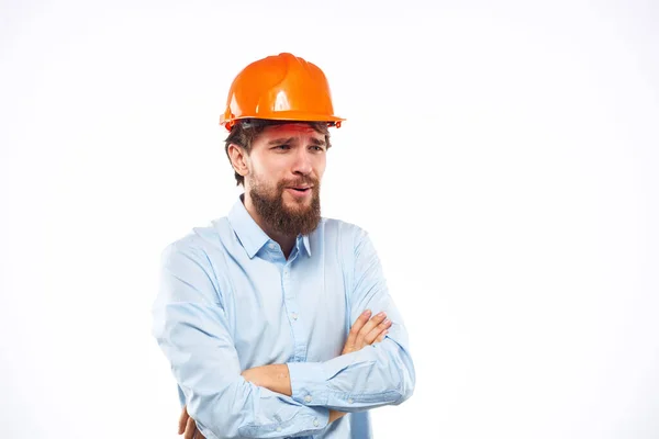 Homem no trabalho uniforme capacete laranja profissional indústria de segurança construção — Fotografia de Stock