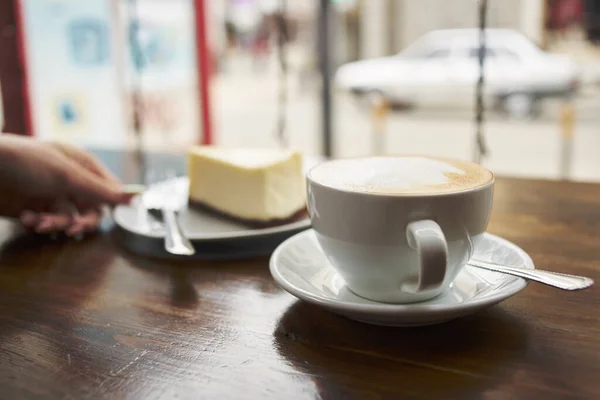 Kawiarnia ciasto filiżanka kawy rano styl życia komunikacji — Zdjęcie stockowe