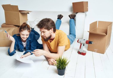 Yeni bir apartman dairesine taşınıyorum.