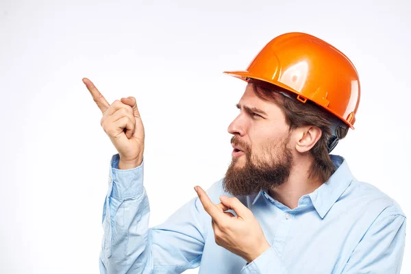 Інженер в оранжевій хард-капелюшній безпеці будівельної промисловості — стокове фото