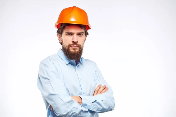 Рабочий в индустрии эмоций инженеров-оранжевых красок — стоковое фото