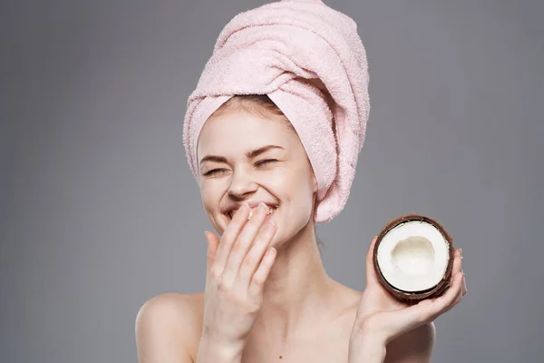 Wanita ceria perawatan spa kulit bersih kosmetik alami — Stok Foto