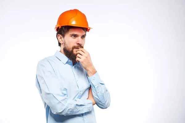Рабочий в индустрии эмоций инженеров-оранжевых красок — стоковое фото