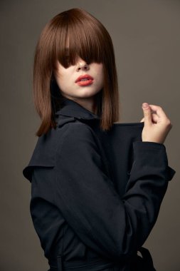 Fotoğraf stüdyosu romantik bayan açık tenli ceket