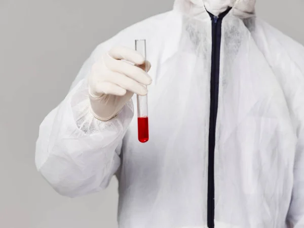 Наука про аналіз крові дослідницька лікувальна лабораторія ковід-19 — стокове фото