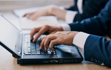 laptop teknolojisi iletişim bürosu öğrenimi