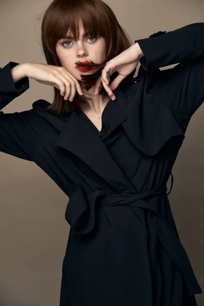 Elegant model fashionable clothes self-confidence laughing indoors — Stock Photo, Image