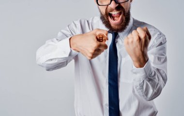 Bir iş adamının elindeki Bitcoin para kriptoyu bozdurmayı başardı.