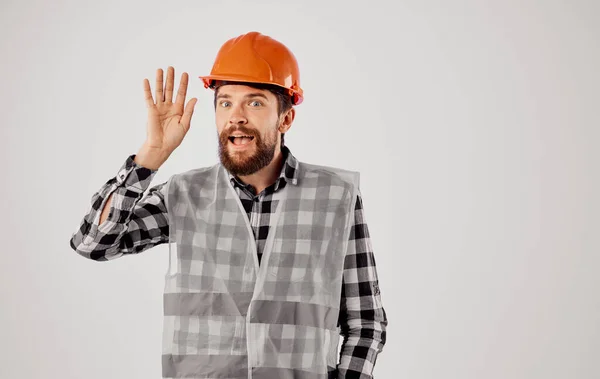 Trabalhador emocional laranja chapéu duro construção de trabalho de segurança — Fotografia de Stock