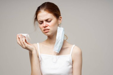 Kadın tıbbi maske mendil sağlık sorunları