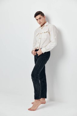 Şık, modaya uygun bir saç stili. Kendine güvenen bir yaşam tarzı.