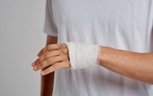 Vendado brazo salud problema paciente lesión estudio —  Fotos de Stock