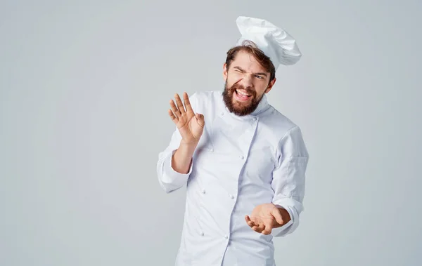 Cuoco professionista in copricapo uniforme gesticolando con le mani Copia Spazio — Foto Stock