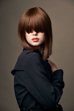 Kırpılmış manzara güzel bayan Avrupalı görünüm siyah 