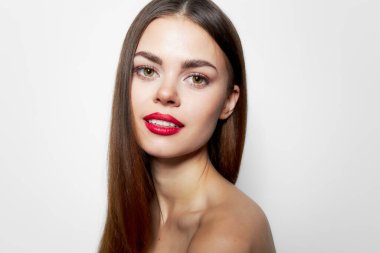 Çekici bir kadın. Güzel yüz kaplıcaları.