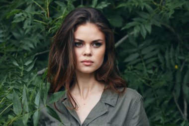 Taygalı kadın. Dış görünüş ve orman havası ilgini çekiyor.